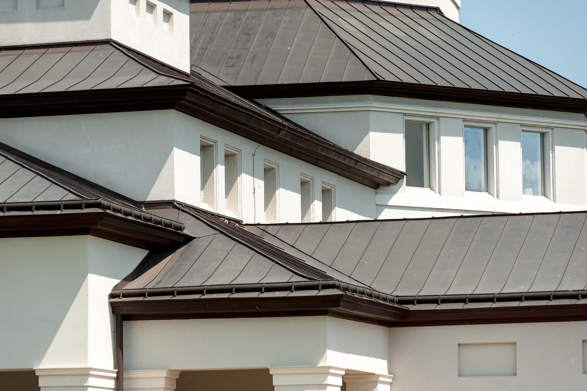 Blog post What Color Metal Roof Last the Longest? image